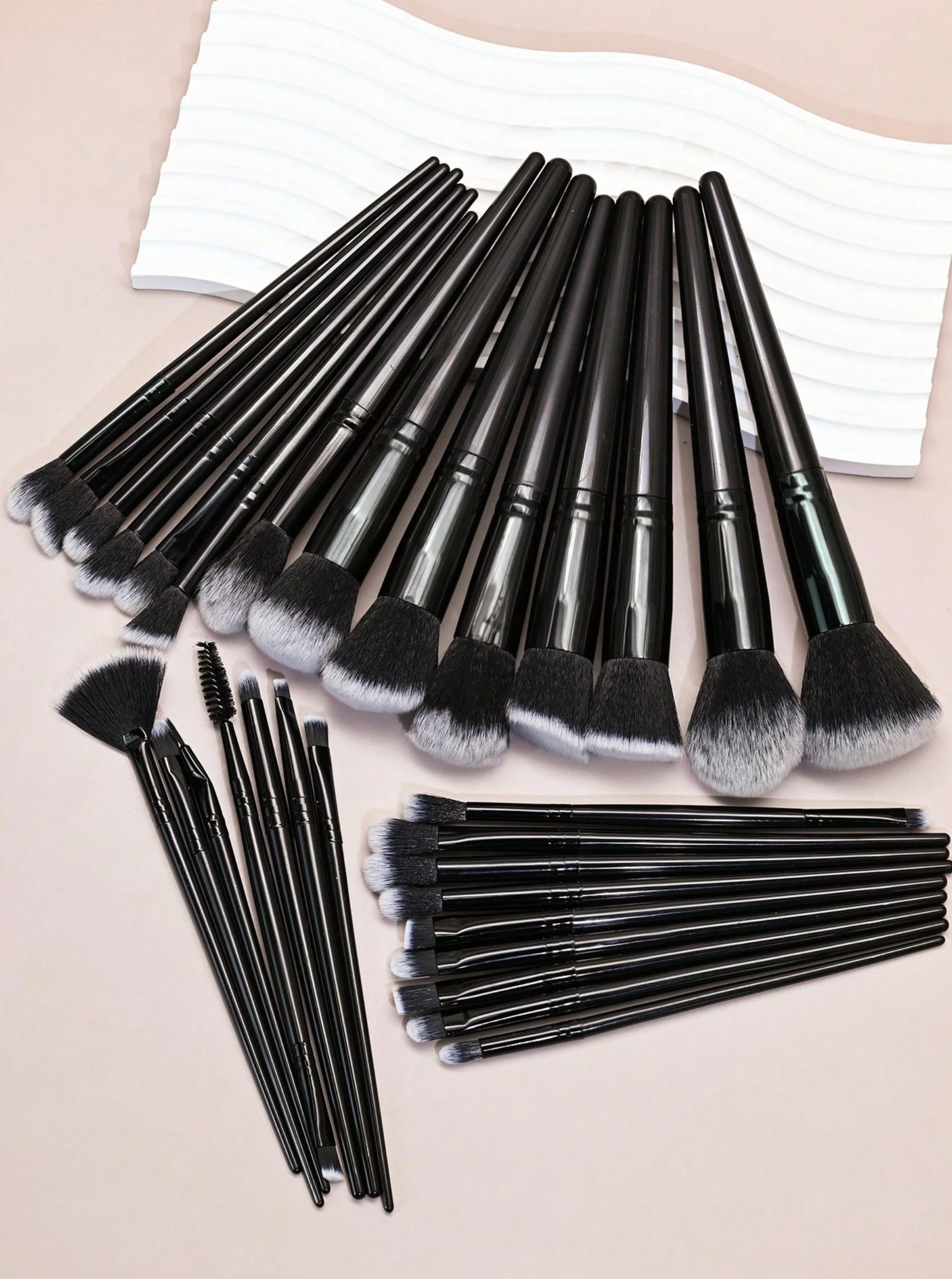 30-Piece Makeup Brushes Set with Pouch