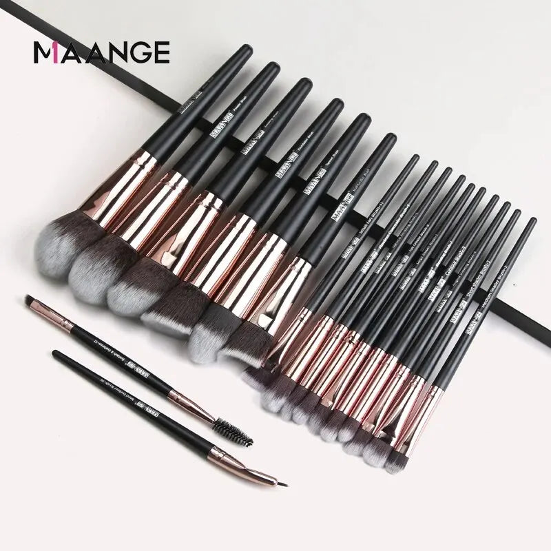 18-Piece Makeup Brush Set with Travel Bag