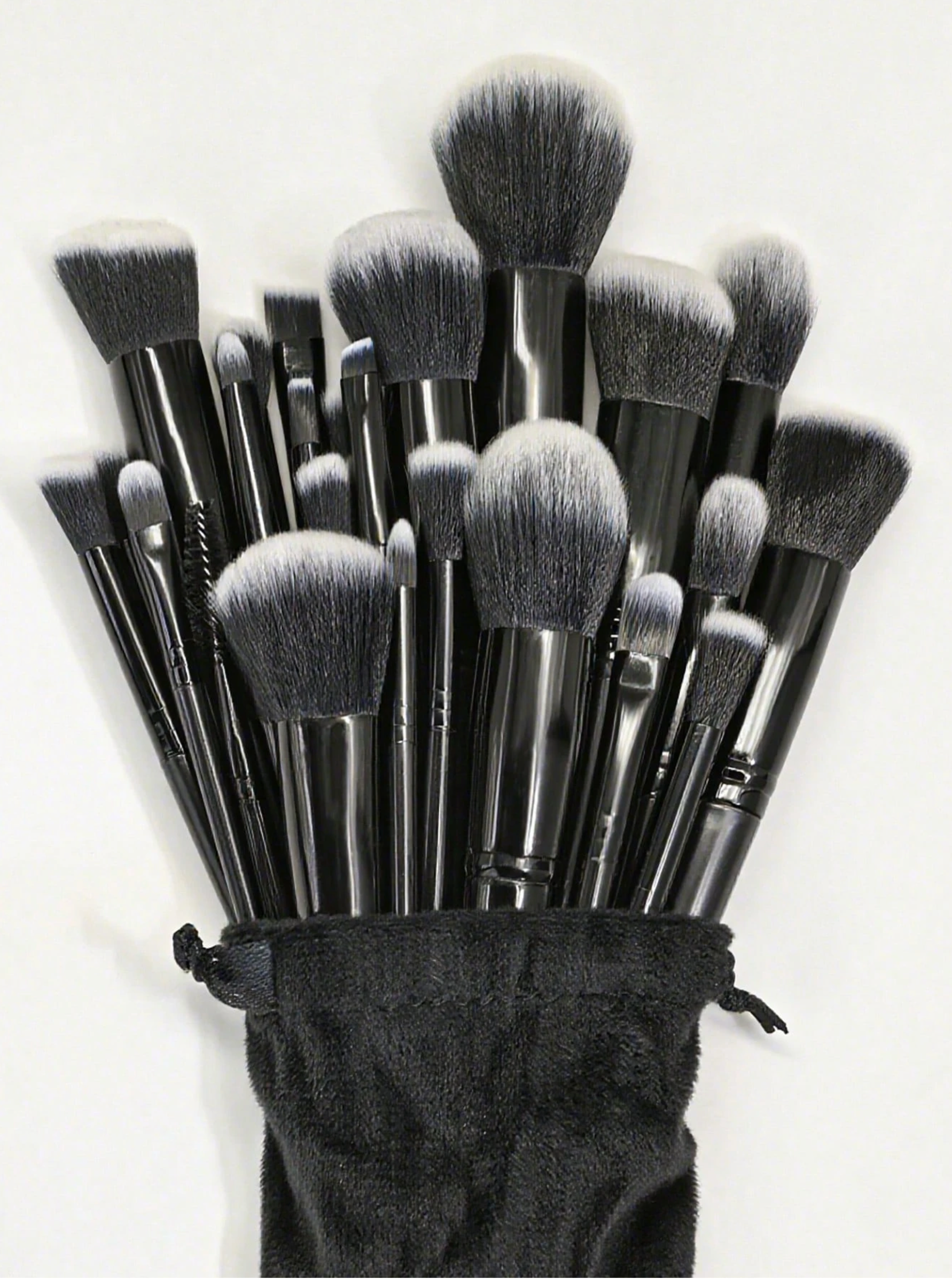 30-Piece Makeup Brushes Set with Pouch